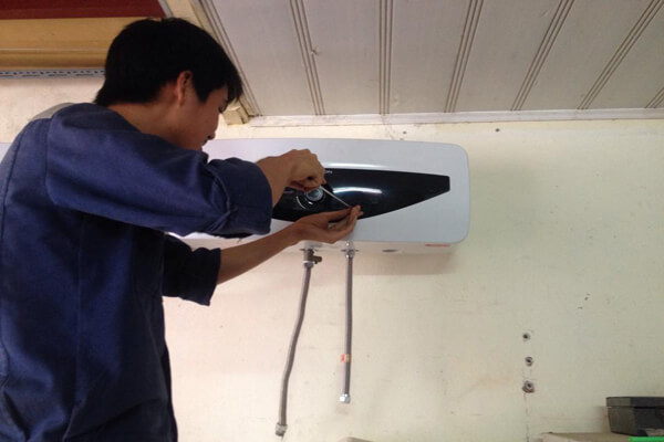 sửa máy nước nóng lạnh tại Đà Nẵng